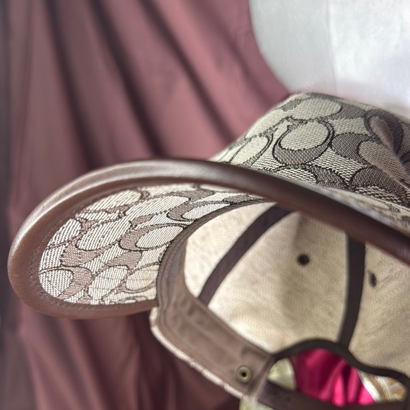 Coach Brown and Cream Signature Cap - Picture 8 of 9
